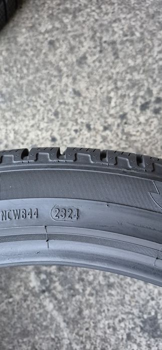 4 anvelope iarna Pirelli 295/35/21.Pretul este pe bucata.