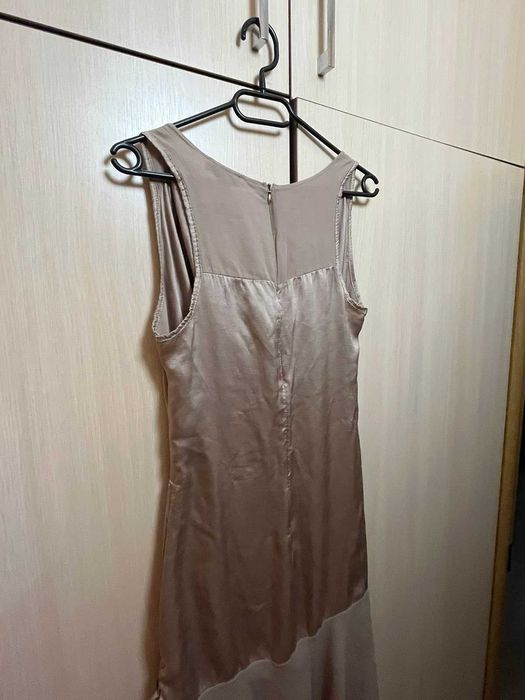 Изискана рокля за коктейли.