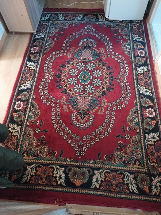 Продам недорого ковры советские