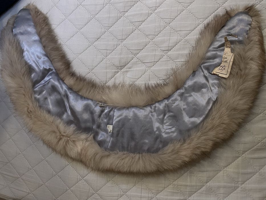 Vand Urgent set Caciula+Guler Vulpe Polară,blană naturală