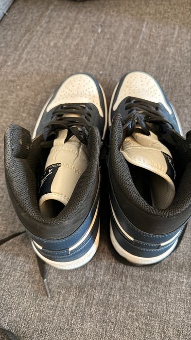 Nike Air Jordan 1 Retro High – Navy/Cream