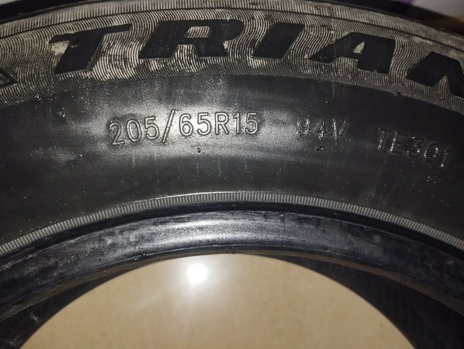 две шины 205/65R15