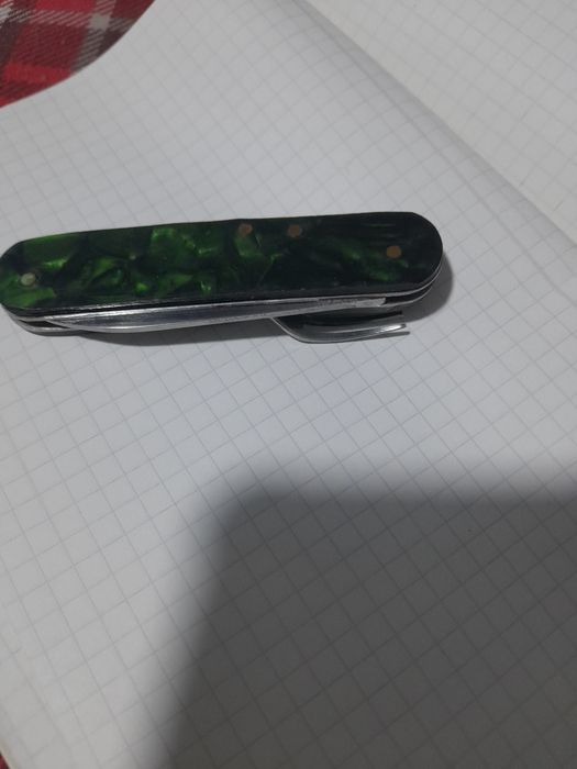 Briceage vechi de vanzare.