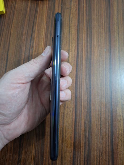 Продаётся Samsung A51 смартфон