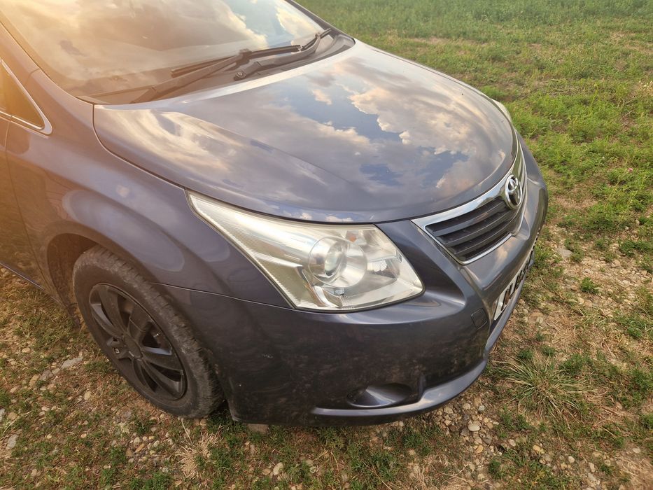Bara fata/faruri/capota/aripa/trager/radiatoare Toyota Avensis T27