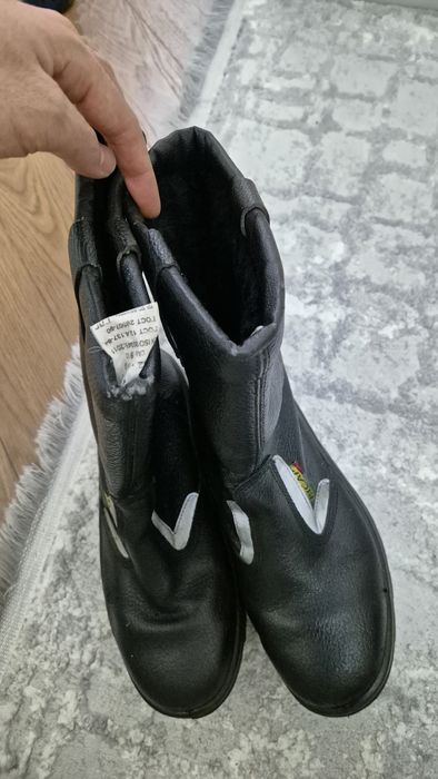 Продам Спец обувь