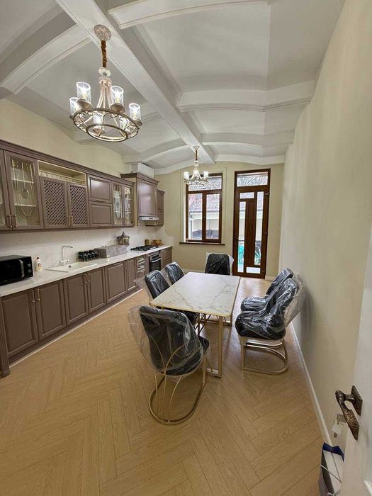 Сдаю свой дом на Центре Луначарском на долгий срок срочно