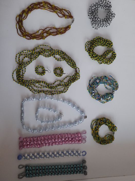РУЧНАЯ работа из бисера.