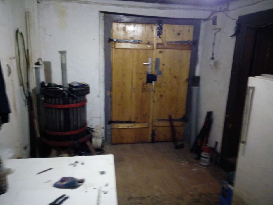 De vanzare case de vinificatie cu Teren 1100 mp