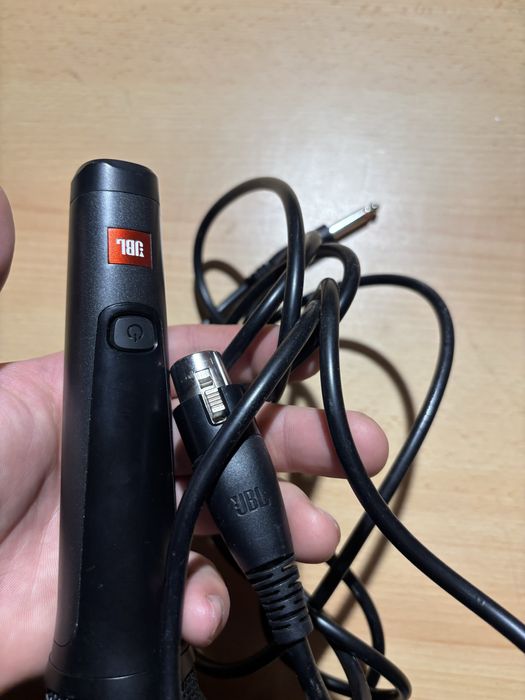 Microfon Jbl cu fir