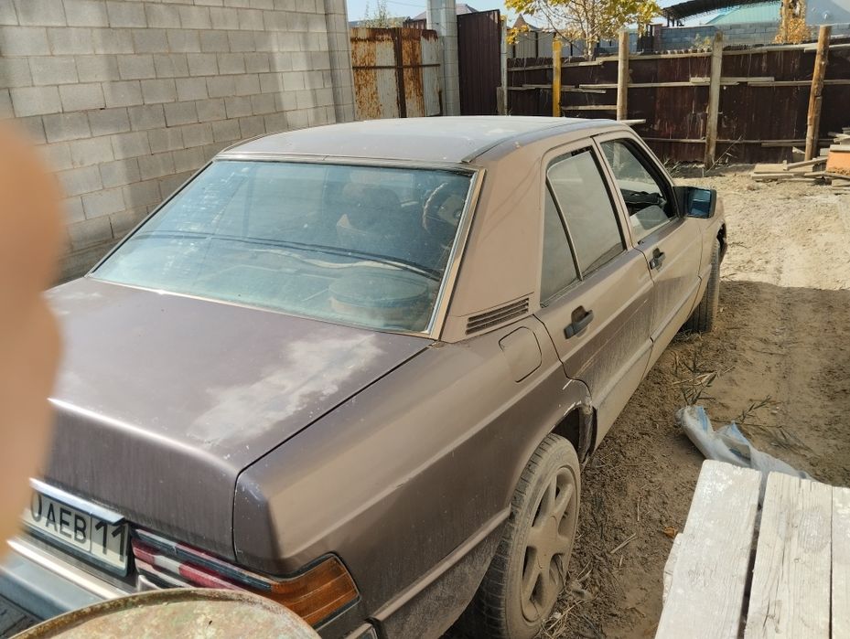 Мерседес 190 W201