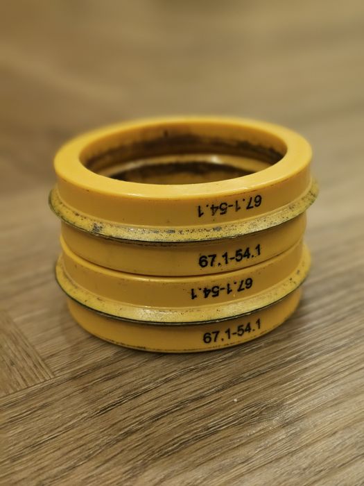 Зимние шины 215/60/r16 на дисках б/у