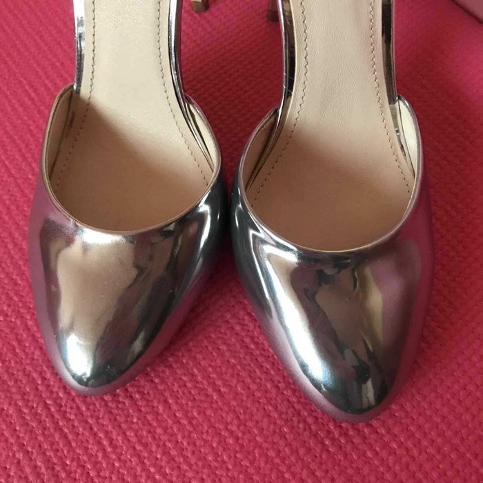 Обувки-токчета,сребристи