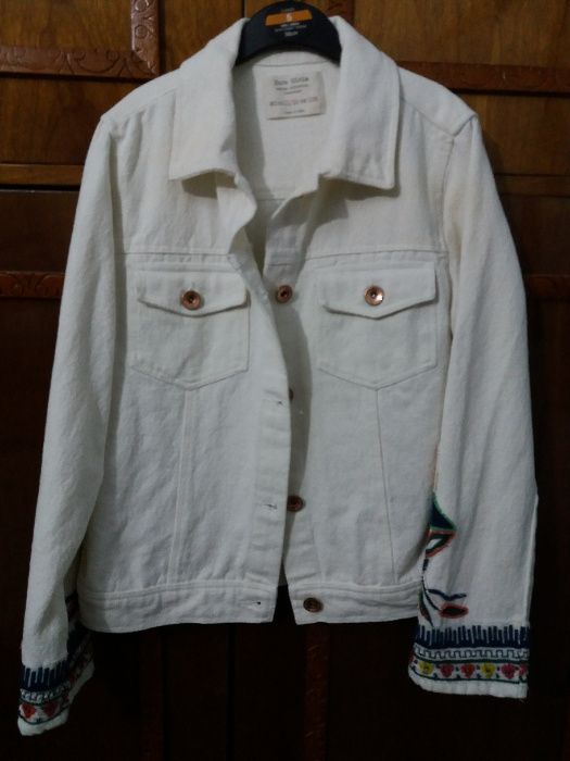 Geaca Zara cu broderie si margele