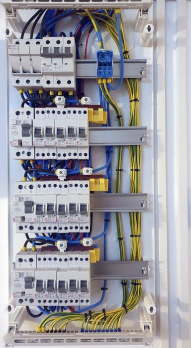 Electrician Iasi – Prize, intrerupatoare, lustre | Preturi clare