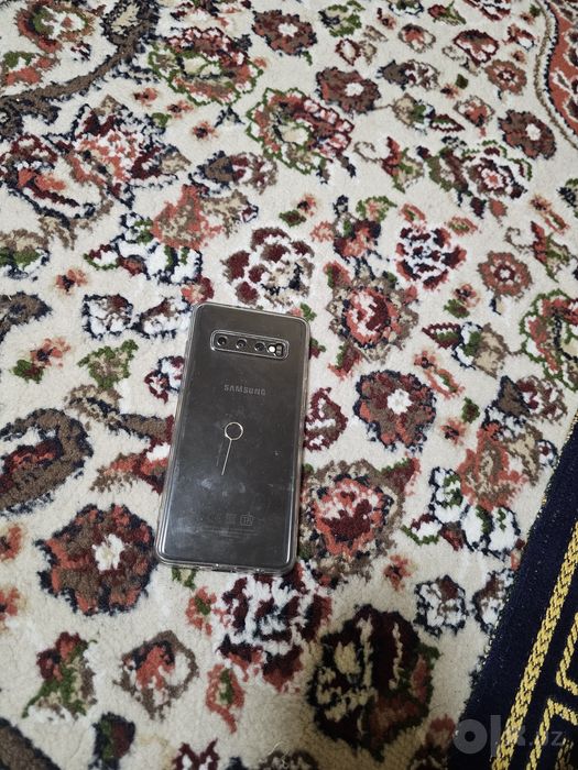 Samsung galaxy S 10 karobka dokumentli