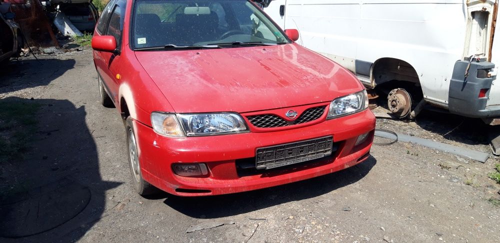 Nissan almera 1.6i