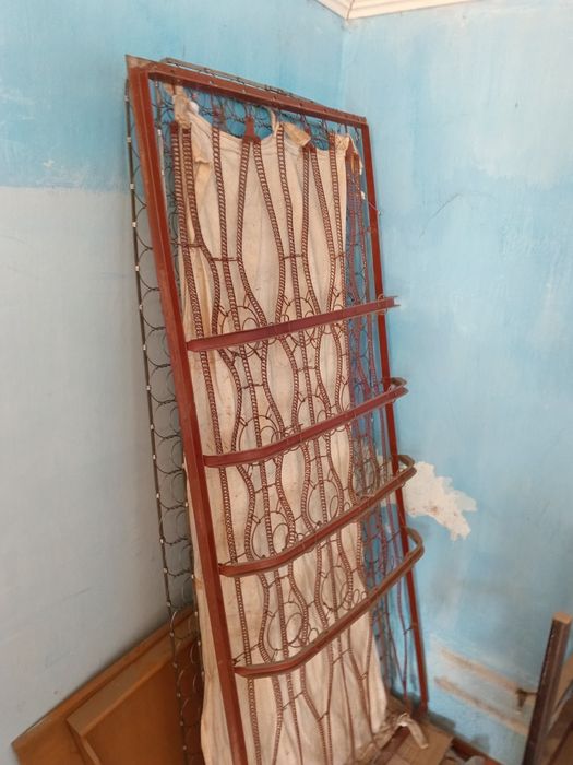 Кровать односпальная