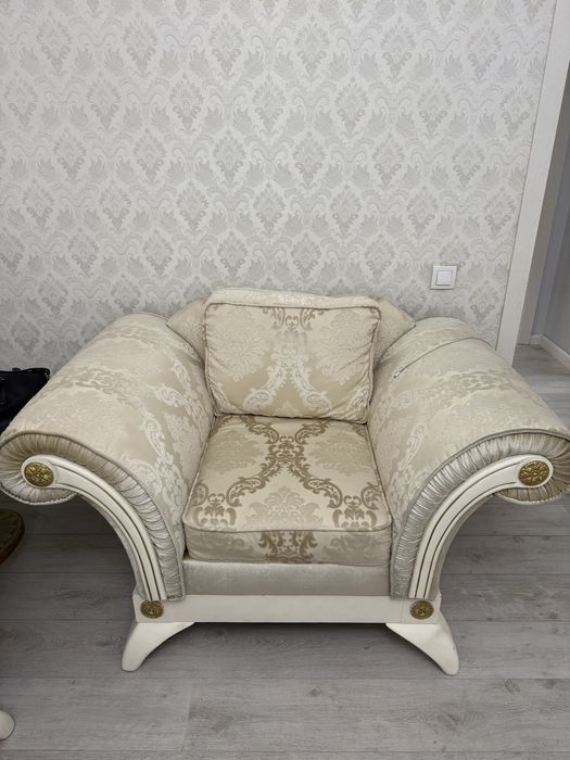 Диван с креслами