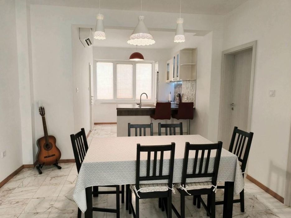 Дава се под наем Тристаен апартамент в София, Център - 103 кв.м за 1246.44 € - Снимка #1