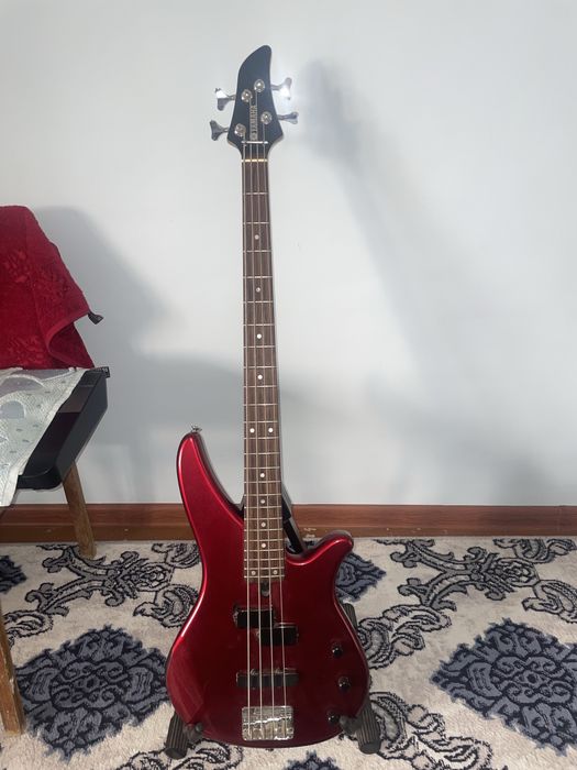 Yamaha bass gitara