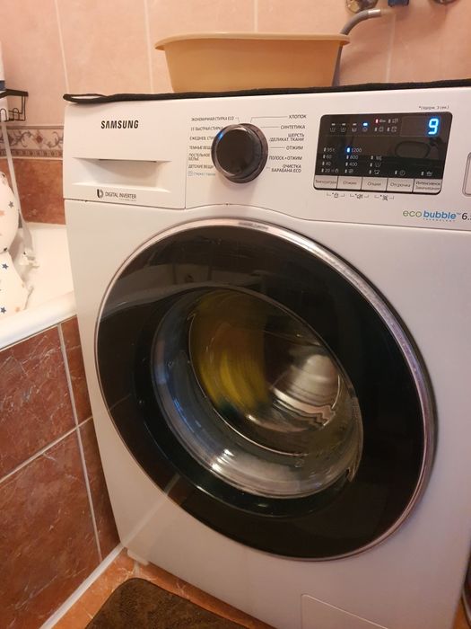 Продаётся стиральная машина самсунг.