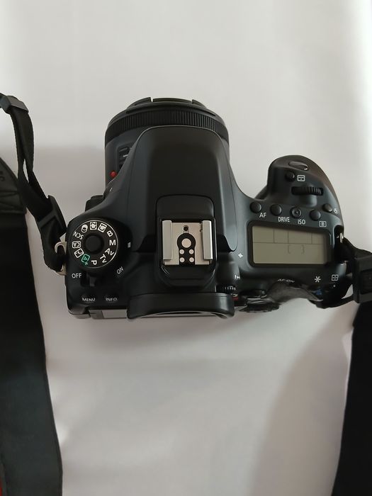 Vând aparat Canon EOS 80D kit + BONUS