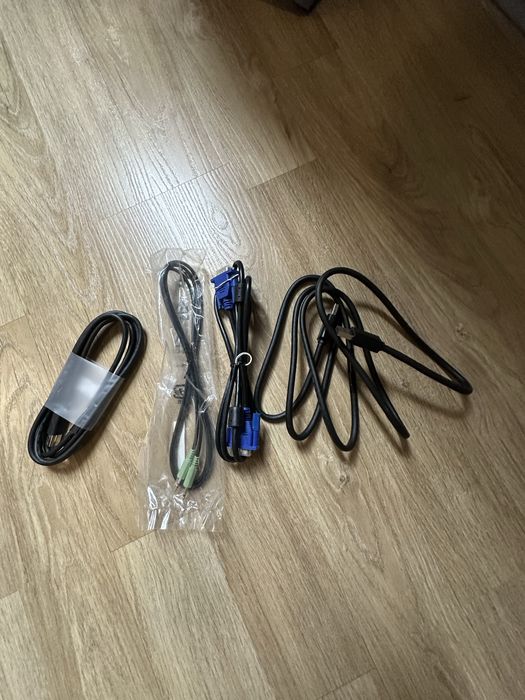 Vand unitate gaming plus monitor 240hz plus tastatura casti, mousepad