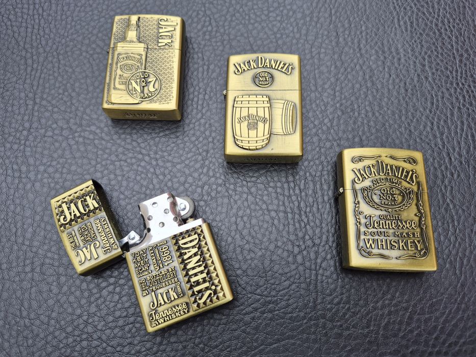 Комплект бензинови запалки Jack Daniel's, два цвята
