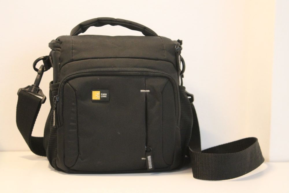 Canon 200 D DSLR 24mpix  + EF-S 18 55 STM