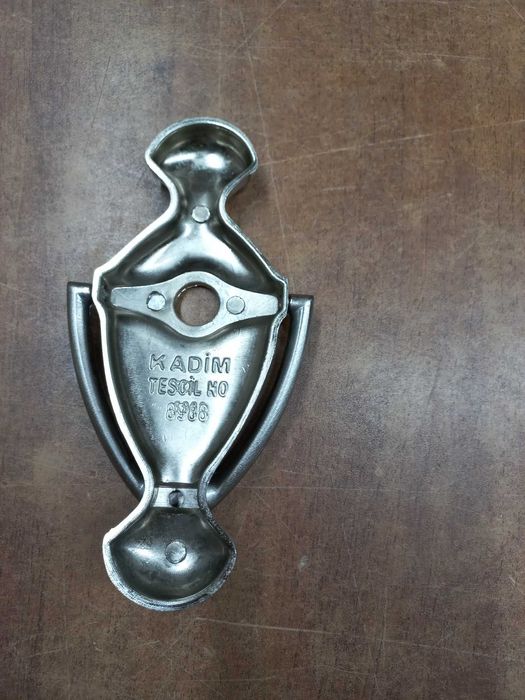 Етажерки. Шкаф. Чукче за входна врата  и  первази.