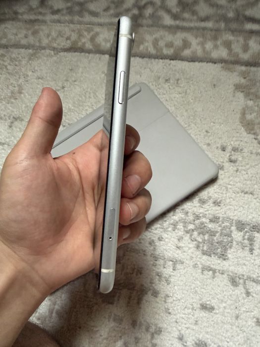 Продам Iphone XR 64GB
