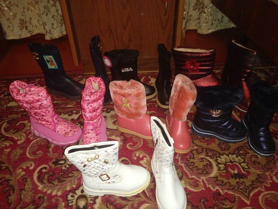 Продам новую детскую обувь