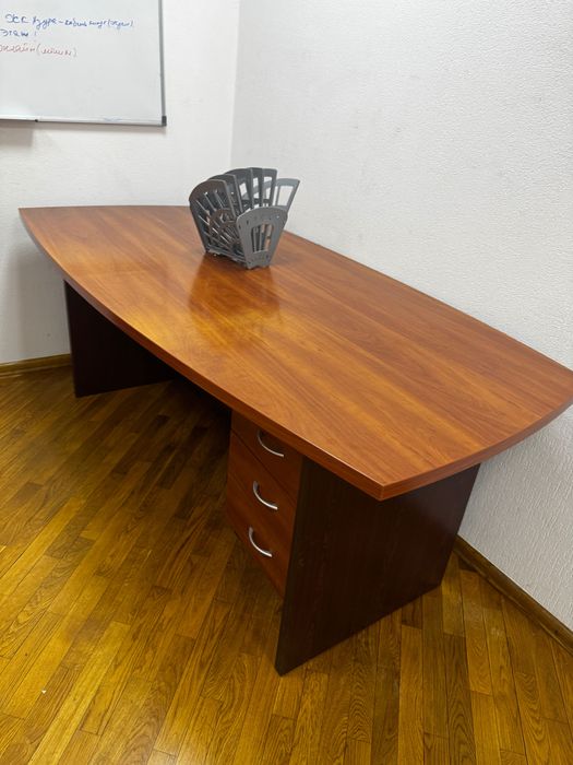 Стол офисный директорский