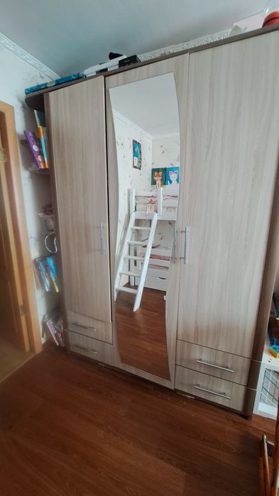 Продам шкаф в спальню