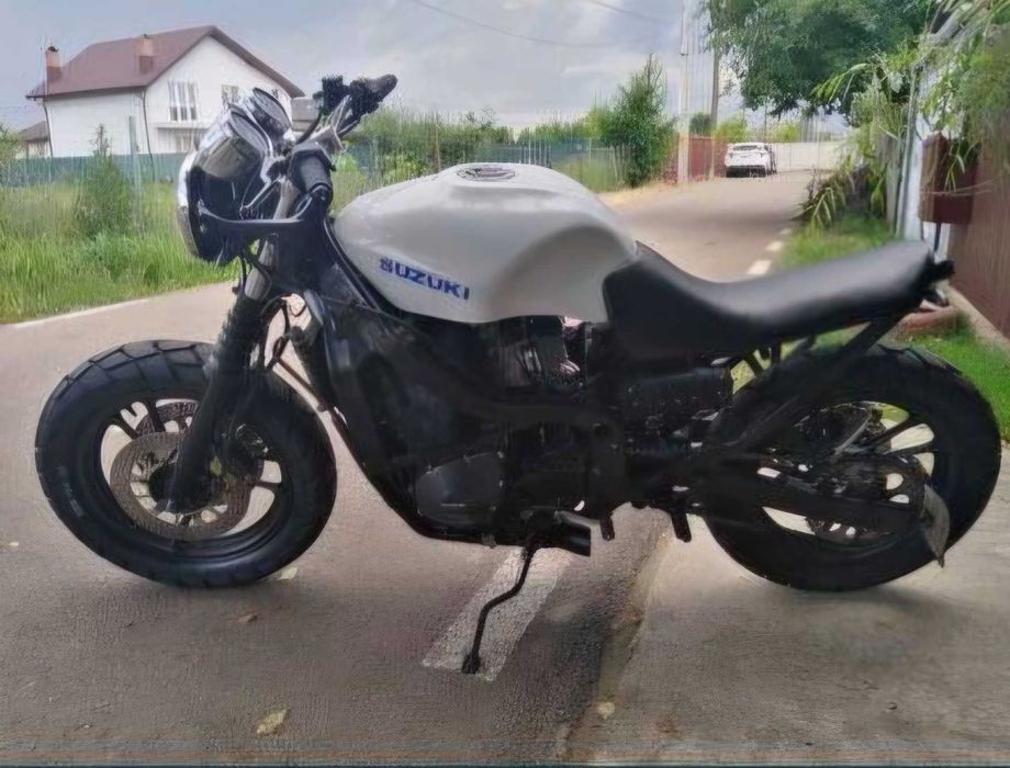 Suzuki Cafe racer 600