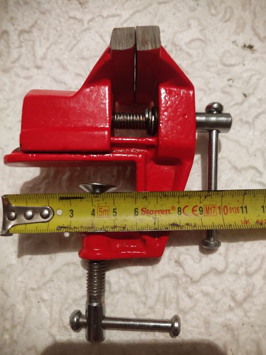 Тиски с креплением на стол.