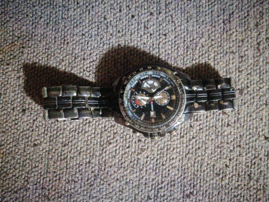 Vând ceas XINEW aproape ca nou