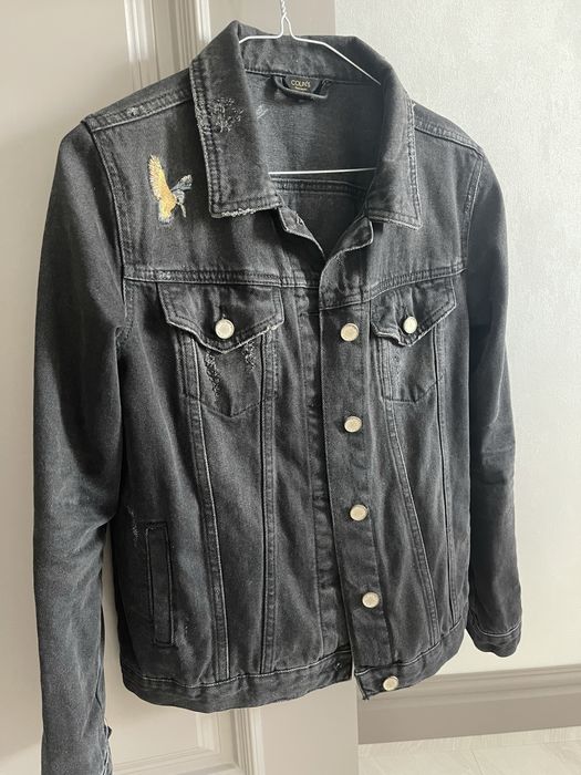 Куртку джинсовую продам