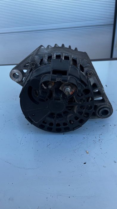 Алтернатор / динамо Alfa Romeo 147 1.6 i