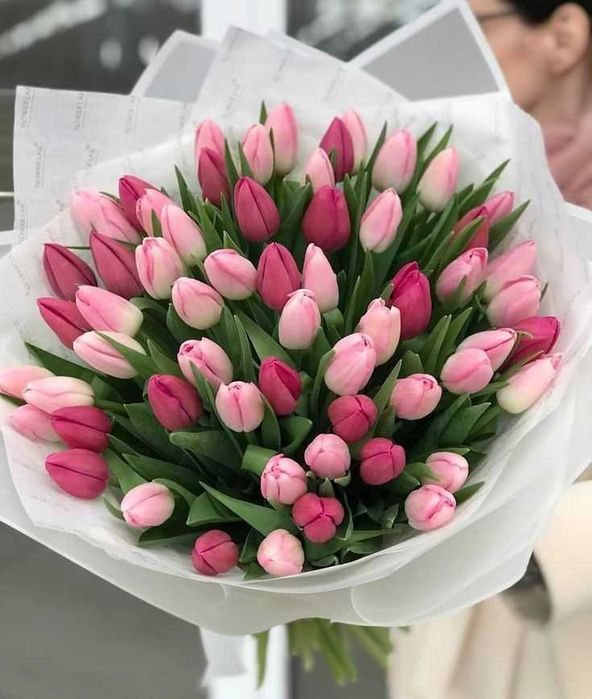 Шикарные тюльпаны с оформлением