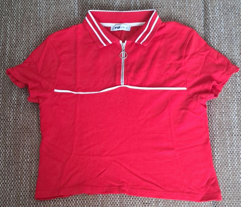 Vând haine aproape noi