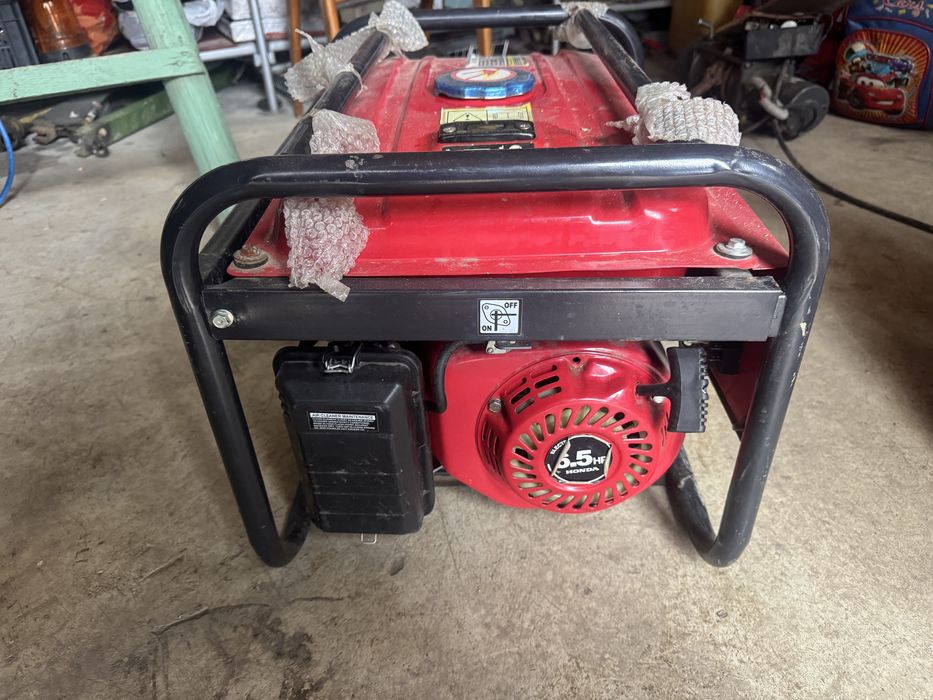 Generator Honda 6.5HP 3x220v, 1x380v