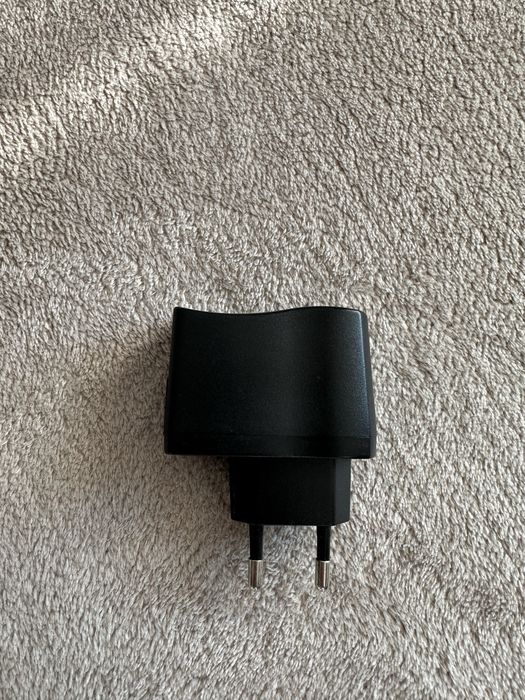 Încărcător adaptor de priză telefon tablete NOU, model UTOK