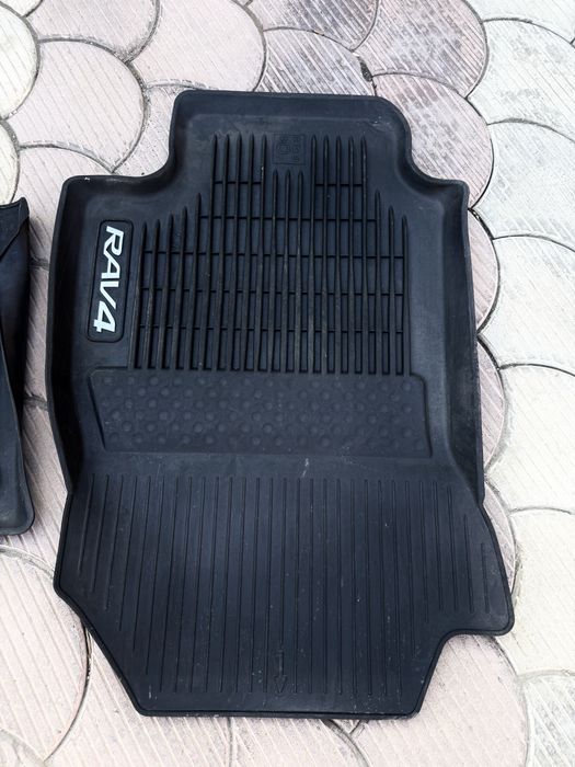 Полики оригинал RAV4