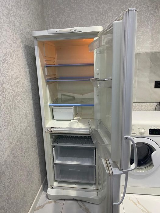 Продам холодильник б/у