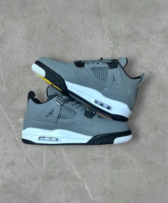 Jordan 4 Noi Gri