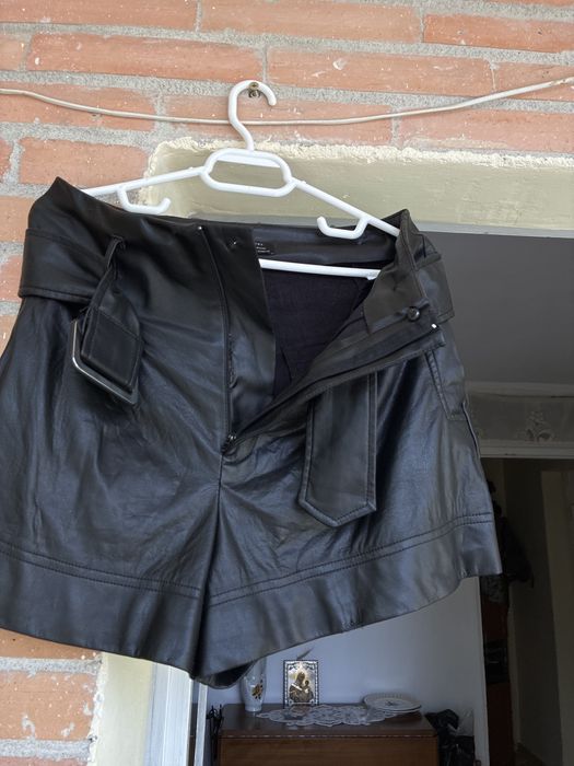 20 lei zara pantaloni scurți din piele neagră cu buzunare