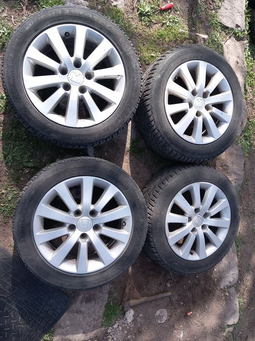 Гуми и джанти от  Хонда Сивик 5х114.3 64.1 цо 16ки