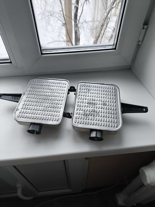 Эл.вафельница новая